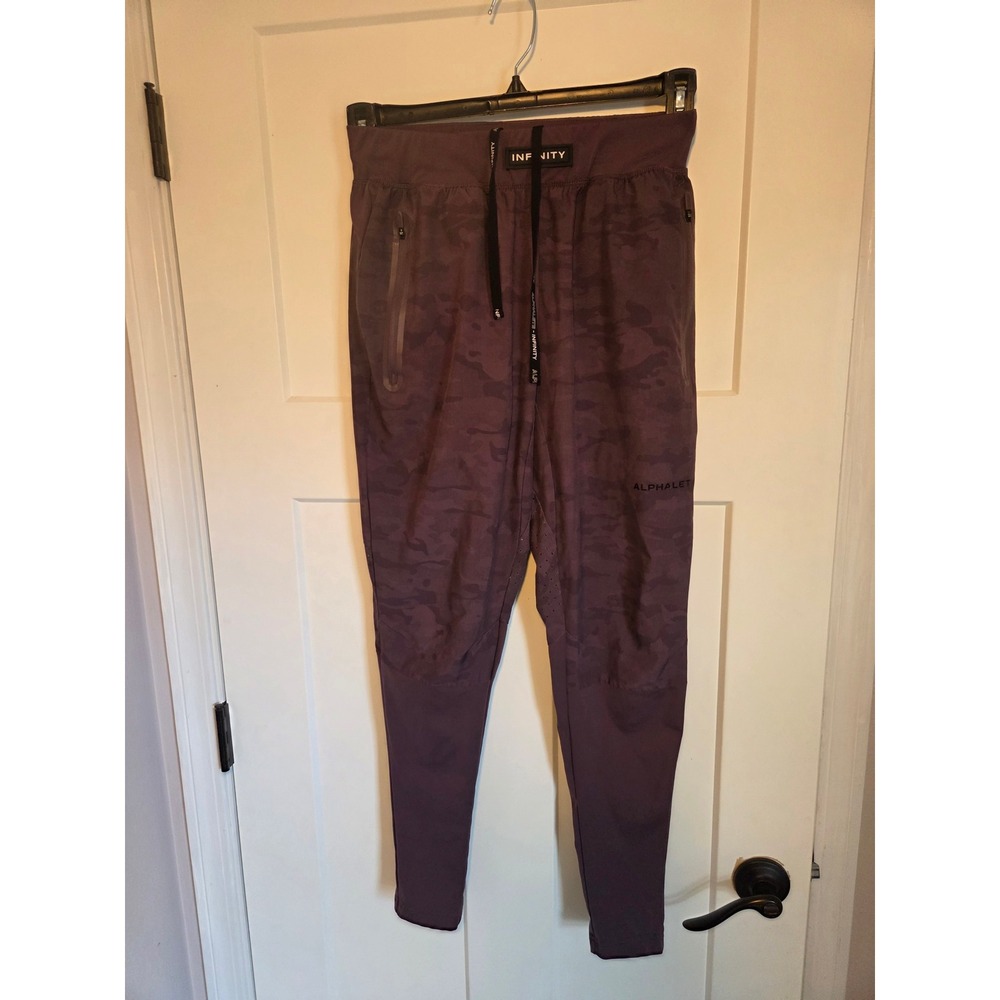 Alphalete Infinity Camo Joggers Mens Medium Plum Burgundy Tapered Athletic Pants